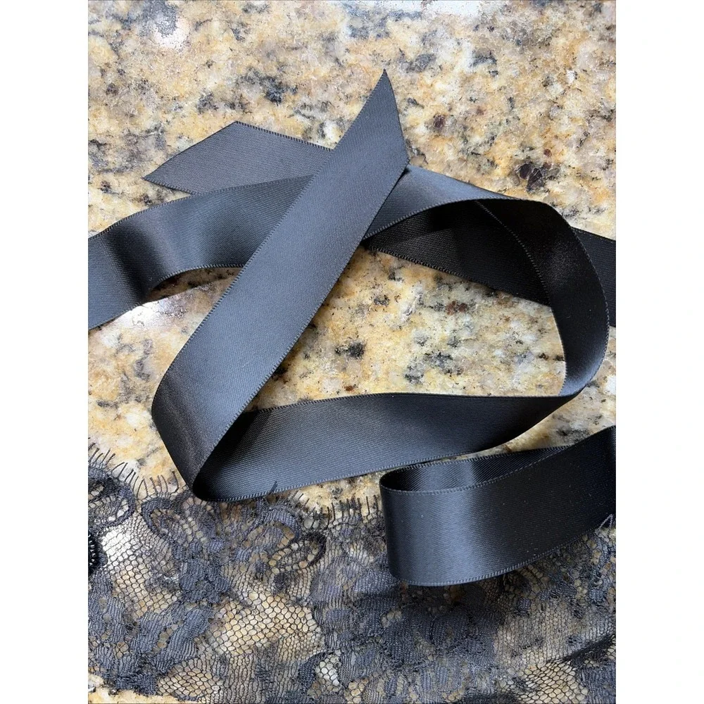 Dita von Teese Classic Black Lace Satin‎ Ribbon Beaded Embellishment Eye Mask